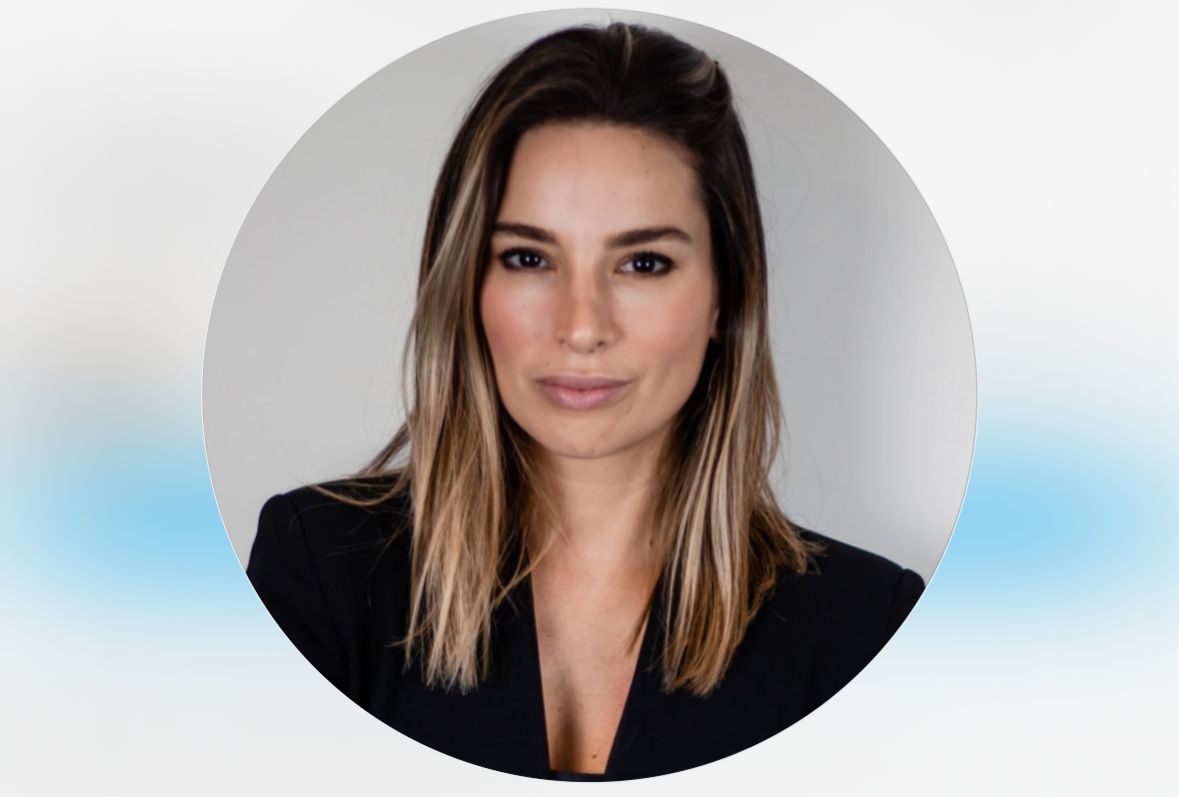 Influencer Gabriela Sayago perde registro de psicologia após usar diploma falso de faculdade de MG
