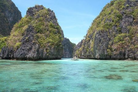 Lagoa da ilha em Bacuit Bay, El Nido, Palawan, Filipinas