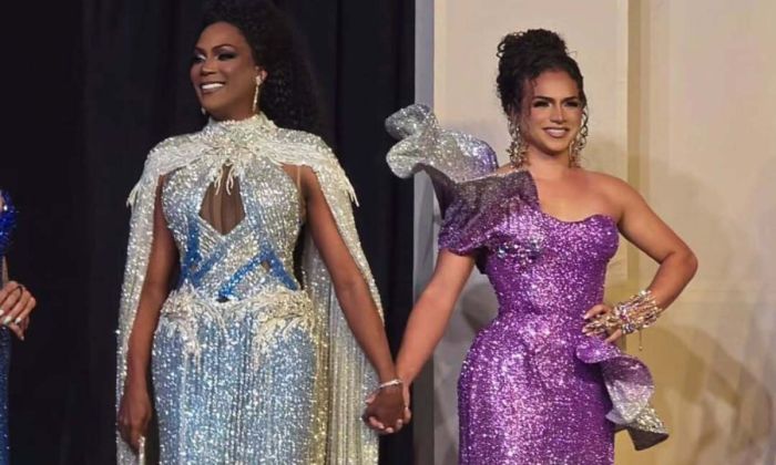Amor no Miss Brasil Gay 2025: o casal Jade Hwskaier (Miss RJ) e Agnes Bronkson (Miss PI) no palco do Terrazzo