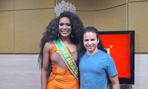 Jade Hwskaier e Agnes Bronkson em visita à Itatiaia