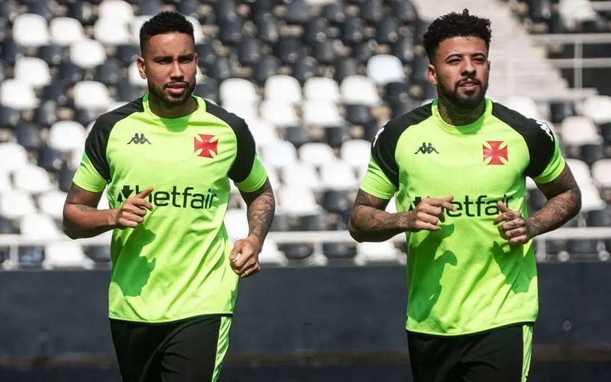 Dupla do Vasco treina com elenco e aumenta expectativas para o retorno