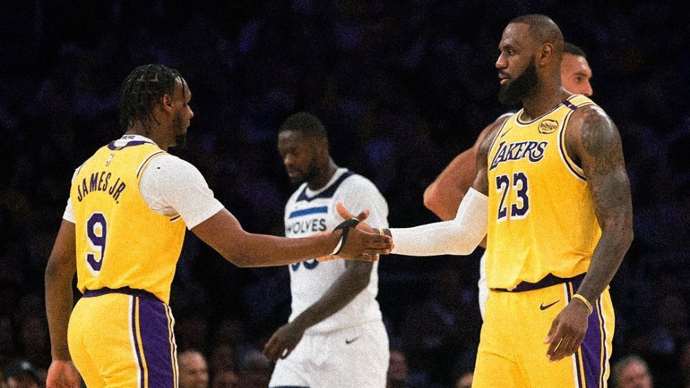 LeBron joga ao lado do filho, e Lakers vencem Wolves em estreia na NBA