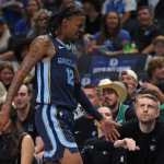 Astro da NBA deixa jogo de pré-temporada após torcer tornozelo e assusta
