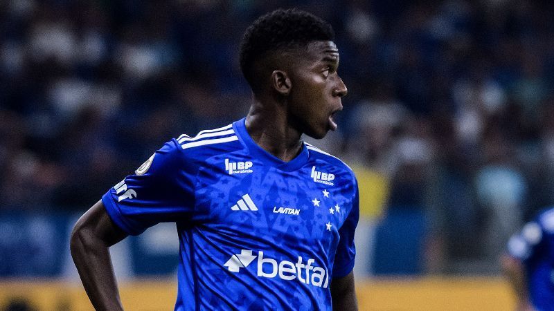 Cruzeiro anuncia renovação de contrato com joia da base; veja detalhes