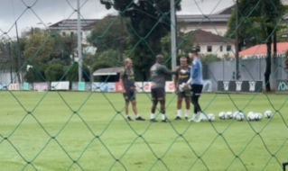 Esposa de João Paulo ‘vaza’ retorno de goleiro aos treinos no Santos após grave lesão