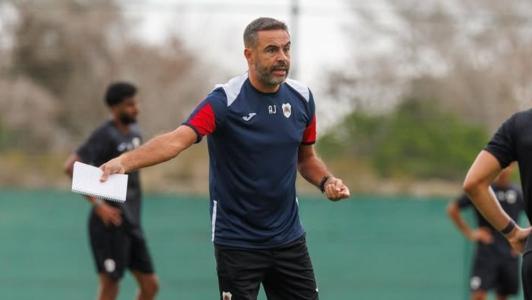 Artur Jorge durante treino pelo Al-Rayyan, do Catar