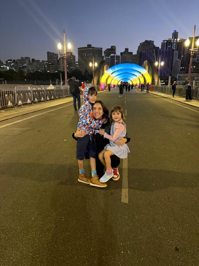 Juliana e os filhos, José, de 7, e Rita, de 4 
