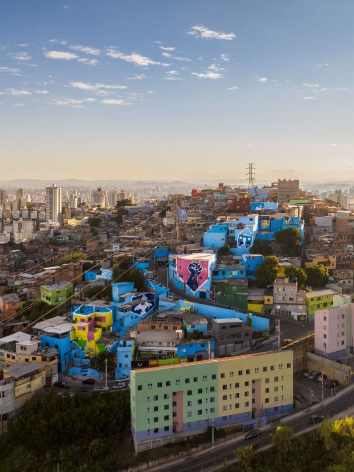 2ª edição do MAMU; macromural da artista capixaba Kika Carvalho em 40 casas, inspirado na série “Brasões” e com imagens de pipas que remetem a símbolos afro-diaspóricos