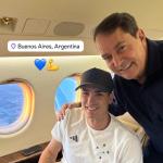 Atacante do Cruzeiro e Pedrinho viajam à Argentina em avião do dono da SAF celeste