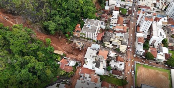 Chuva deixou um rastro de destruição em Juiz de Fora, com alagamentos e deslizamento de encostas