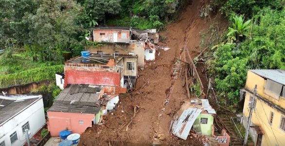 Chuva deixou um rastro de destruição em Juiz de Fora, com alagamentos e deslizamento de encostas