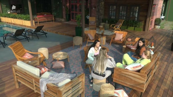 Julia conversou com ex-aliadas na tarde desta quarta-feira (18)