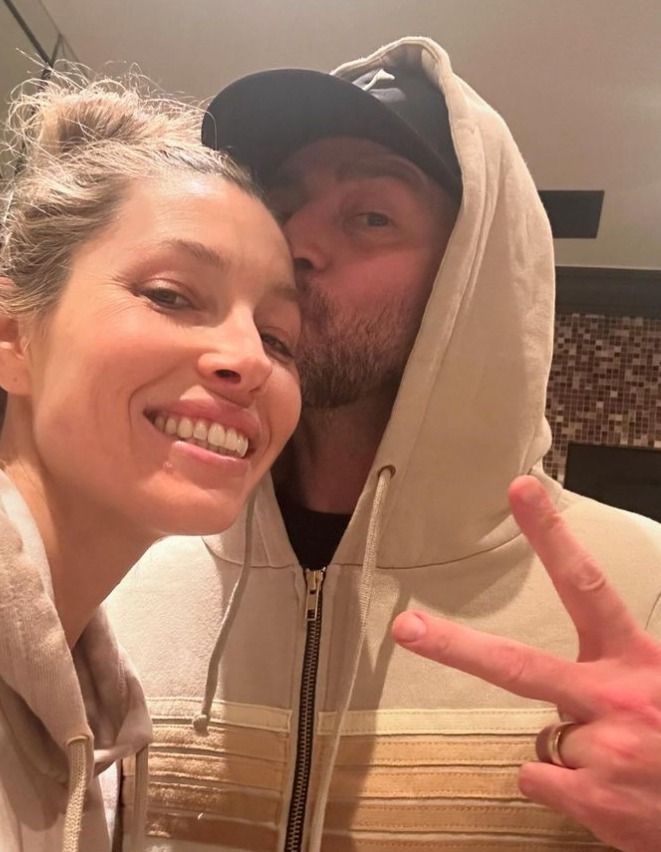 Poucas horas antes de sua prisão, a esposa de Timberlake, Jessica Bie , estava filmando cenas cerca de duas horas e meia ao sul, no Central Park.