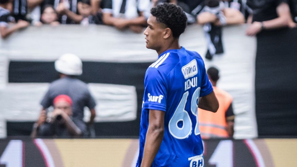 Joia do Cruzeiro, artilheiro da base celebra estreia como profissional: 'Sonho'