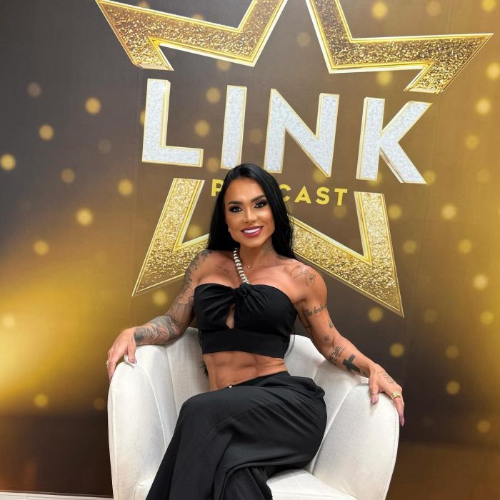 Kamila Simioni exibe rosto 'real' após postar foto antes de procedimento 