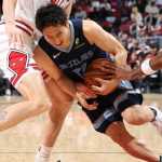 'Sensação' de 1,72m, japonês se destaca na pré-temporada da NBA