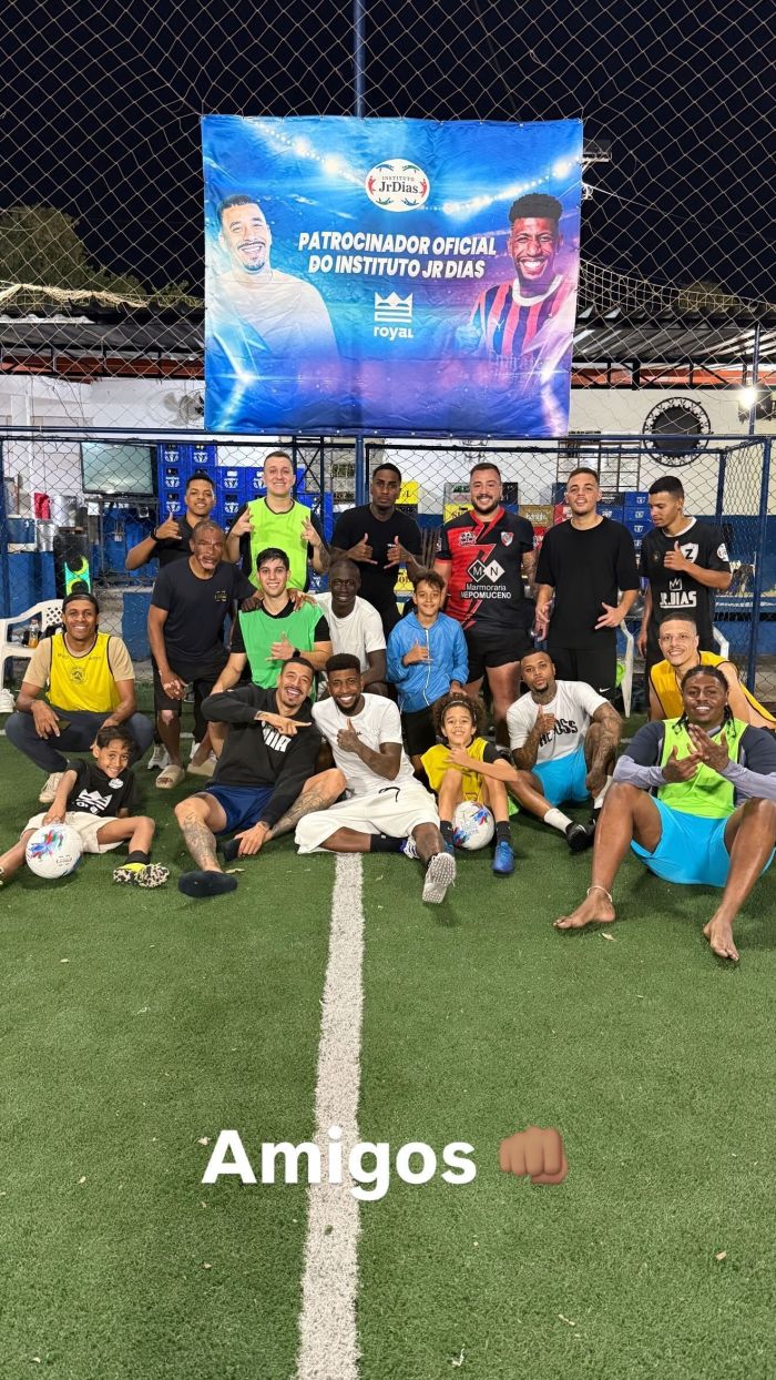 Khaby Lame jogará futebol com amigos 