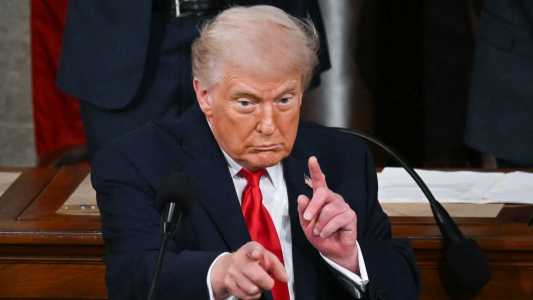 Presidente dos Estados Unidos, Donald Trump, realizou um discurso sobre os feitos do primeiro ano de governo nesta terça-feira (24)