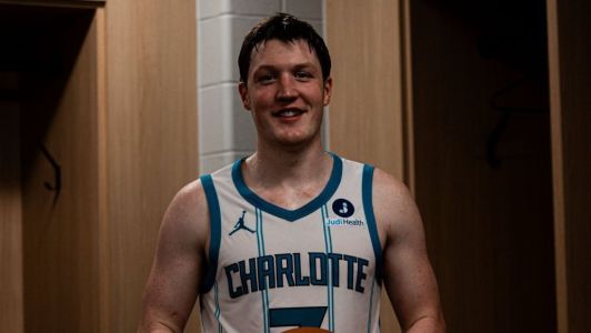 Kon Knueppel, que entrou para a história da NBA