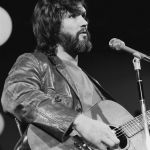 Morre Kris Kristofferson, de 'Nasce uma Estrela', aos 88 anos