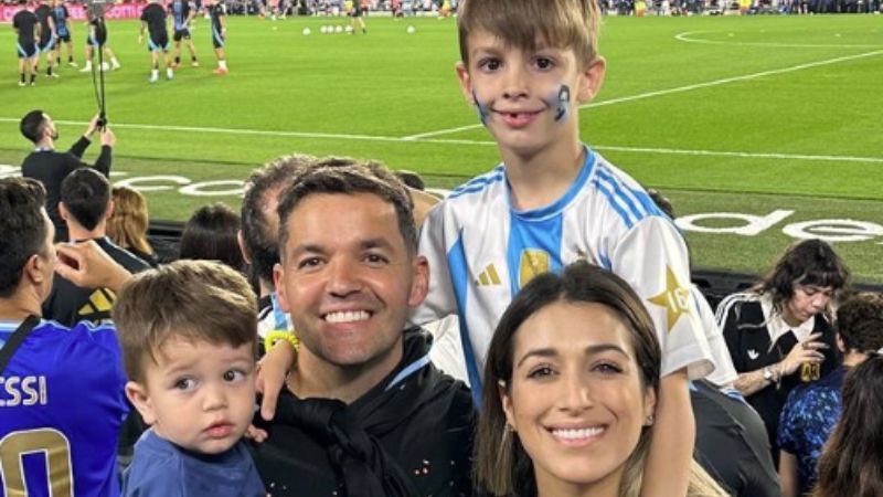 Ex-técnico do Cruzeiro assiste a show de Messi em goleada da Argentina