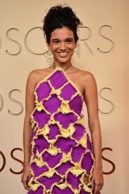 Atriz Laura Lufesi, de "O Agente Secreto", chega para o Oscar 2026