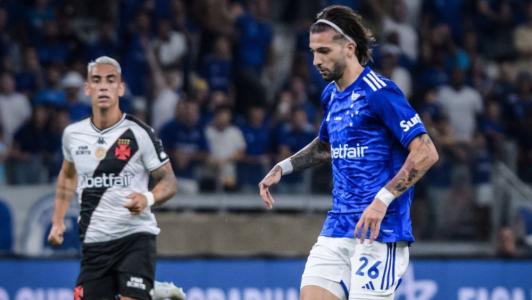 Puma Rodríguez e Lautaro Díaz durante jogo entre Vasco e Cruzeiro, no Mineirão • Gustavo Aleixo/Cruzeiro