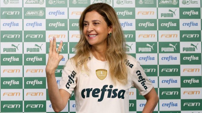 Leila deu prazo de 10 dias para possíveis definições sobre novo patrocínio Leila deu prazo de 10 dias para possíveis definições sobre novo patrocínio