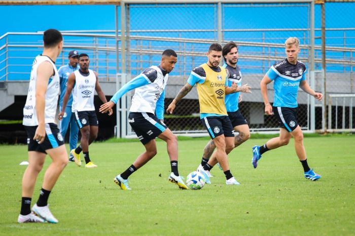 Bruno Alves cumpre suspensão nesta rodada e desfalca o Tricolor Bruno Alves cumpre suspensão nesta rodada e desfalca o Tricolor