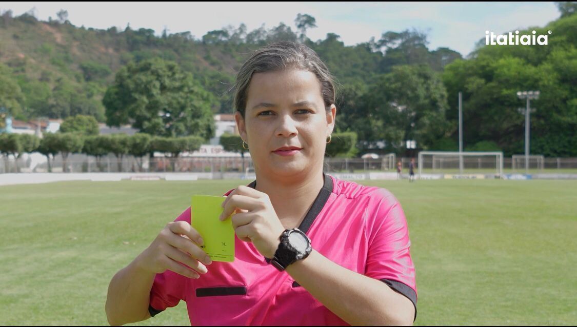 Presença feminina na arbitragem de futebol tem história na região