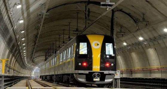 A Linha 4–Amarela do metrô de São Paulo é uma das primeiras concessões metroviárias do Brasil