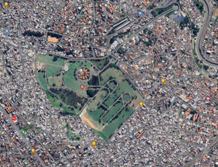 O cemitério fica na Rua Santarém, número 50, no bairro Nova Cintra, na região Oeste.