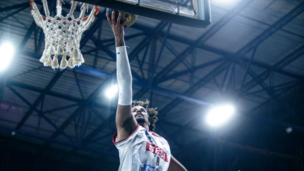 Ala-pivô da Seleção Brasileira de Basquete se machuca e desfalca o Franca