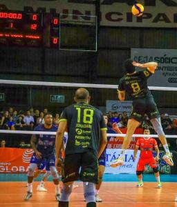 Segundo o regulamento da competição, as quartas de final são disputadas em dois jogos
