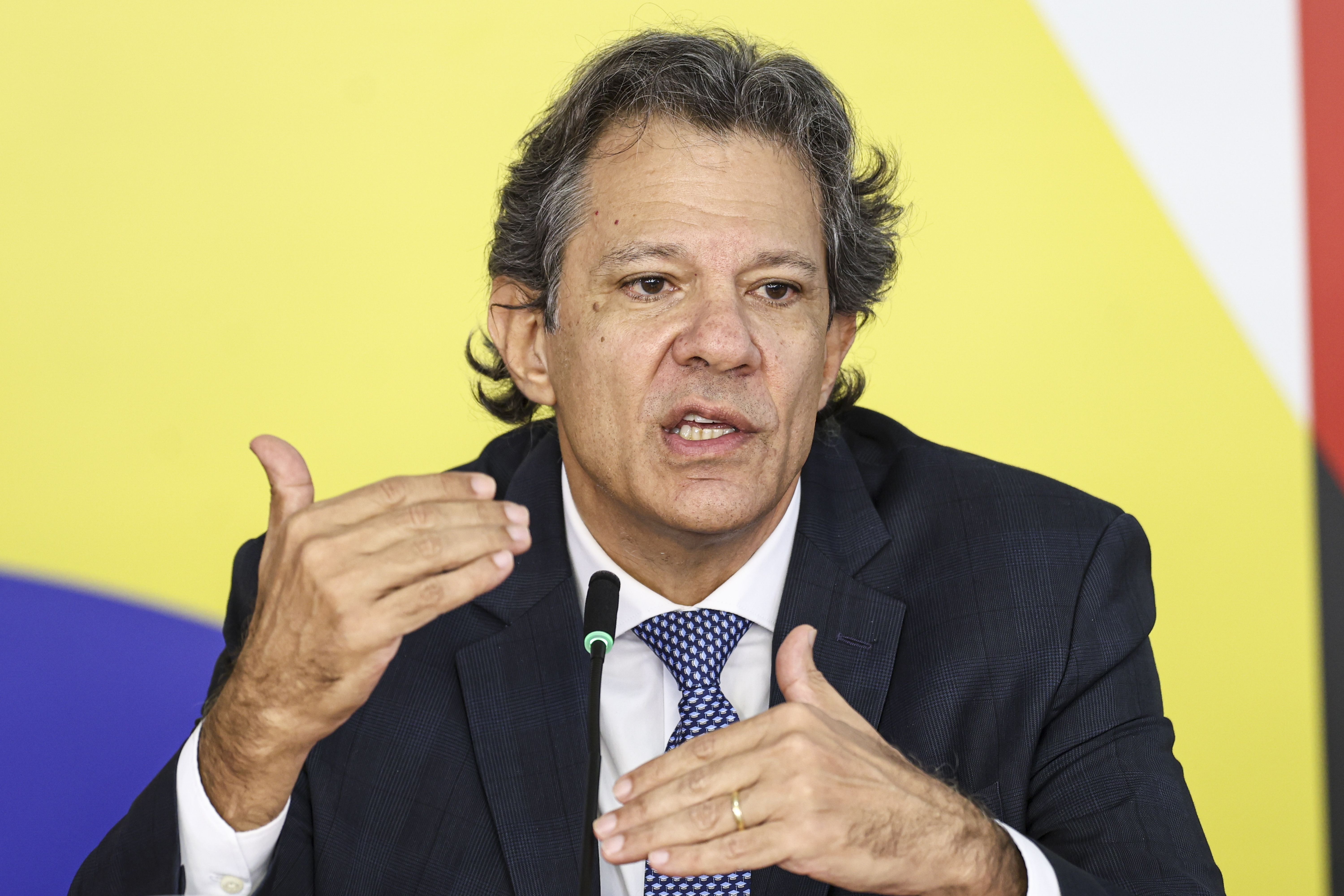 Governo negocia com estados revisão do ICMS dos combustíveis