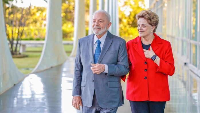 Lula publica mensagem de aniversário para Dilma, que completa 77 anos neste sábado (14)