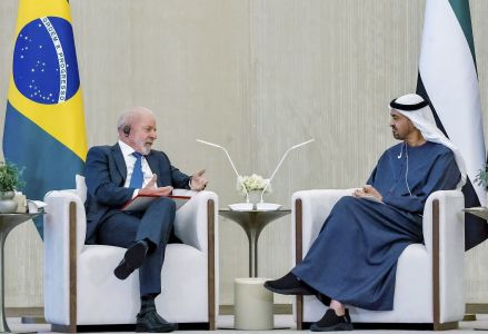 O presidente Lula e o presidente dos Emirados Árabes Unidos, xeique Mohammed bin Zayed Al Nahyan