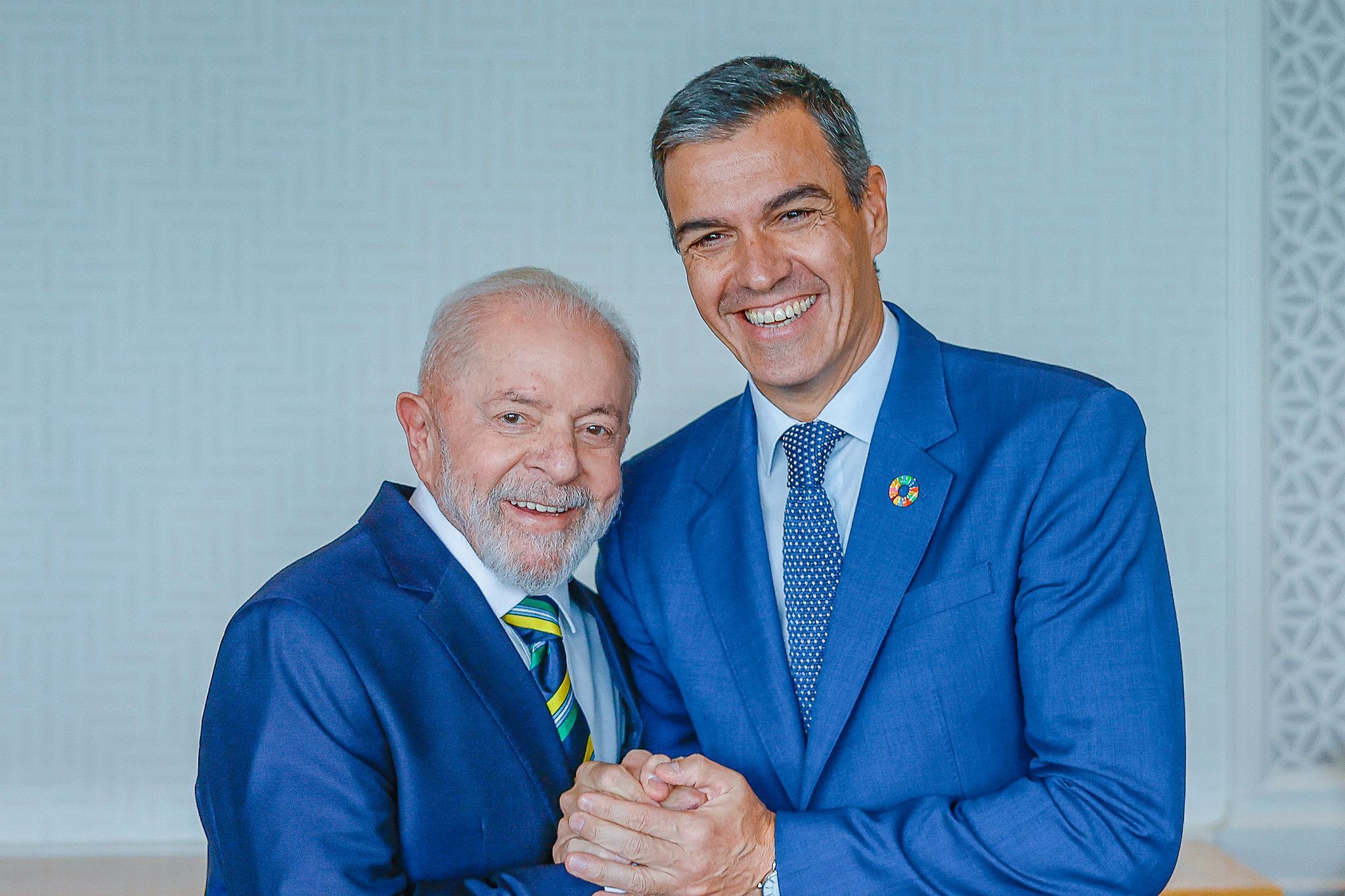Após conversa com Sánchez, Lula confirma visita à Espanha em abril