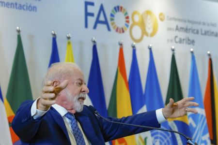 O texto aponta que o ex-gerente de comunicação da Petrobras Geovane de Morais teria adotado um esquema de desvios de recursos da estatal com anuência do ex-presidente