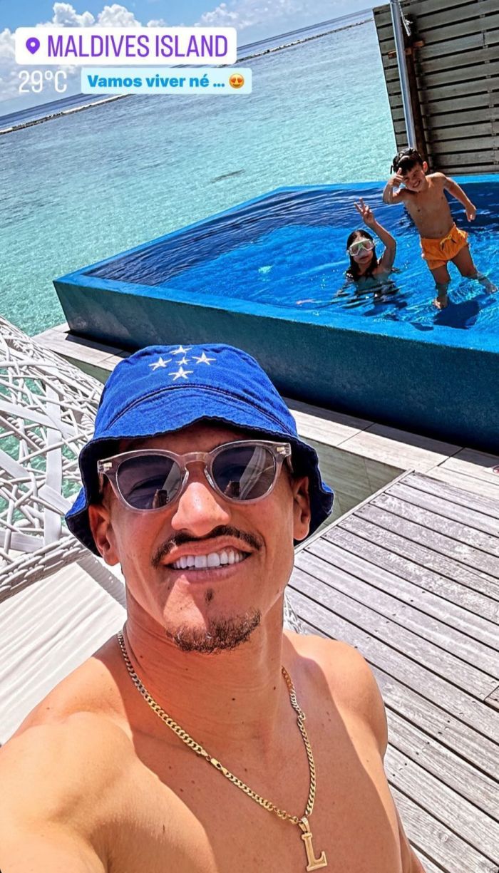Luvannor curte férias com os filhos em Maldivas