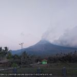 Erupção de vulcão na Indonésia mata ao menos 10 pessoas e faz moradores deixarem casas