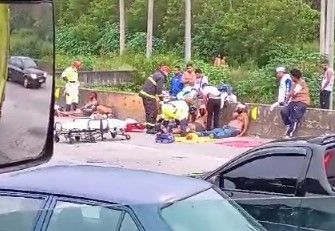 Vídeo: torcedor do Cruzeiro morre em briga da Mancha Verde em rodovia de SP