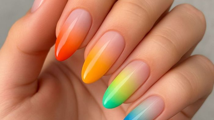 Manicure de verão unhas coloridas e nail art da estação Manicure de verão unhas coloridas e nail art da estação