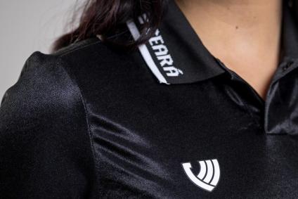 Nova camisa número 3 do Ceará em releitura de 1996