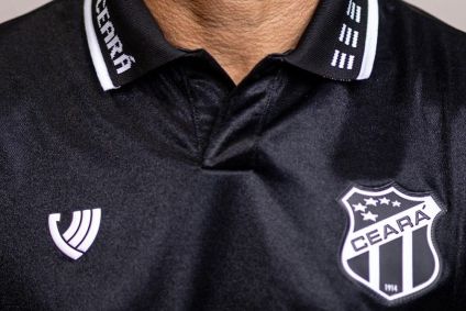 Nova camisa número 3 do Ceará em releitura de 1996