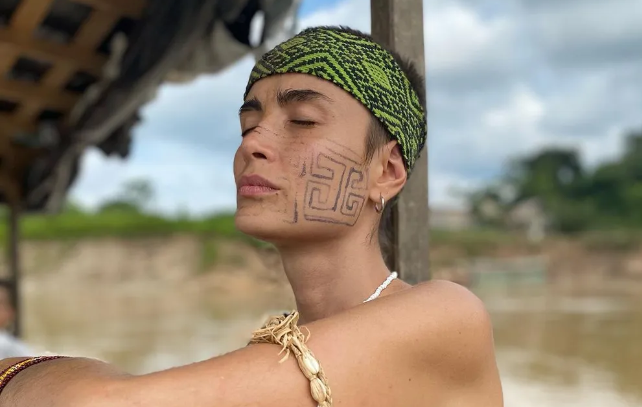 Maria Casadevall em retiro na Floresta Amazônica Maria Casadevall em retiro na Floresta Amazônica