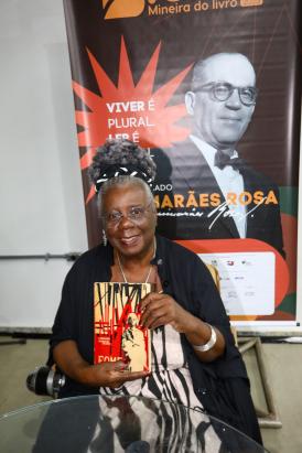 Escritora Conceição Evaristo na Bienal Mineira do Livro