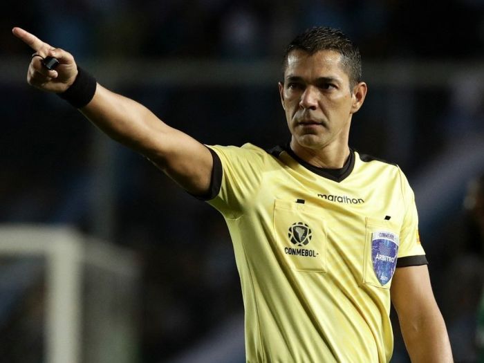 Mario Díaz de Vivar durante jogo em abril de 2022, entre Racing, da Argentina, e Cuiabá