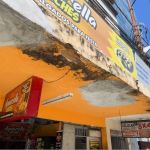 Interdição de imóvel por causa de marquise altera local de ponto de ônibus em Juiz de Fora