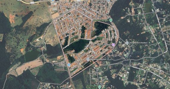 Mata que cerca bairro onde onça é vista em Esmeraldas • Google Street View/ Reprodução